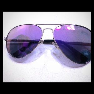 Purple mirrored Aviators